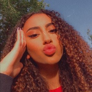 Meet your Posher, Noor